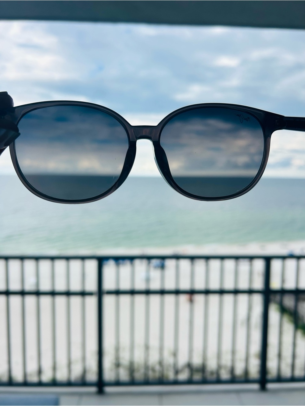 Maui Jim Black Frame Gray Lens Women's Sunglasses - Picture 7 of 8